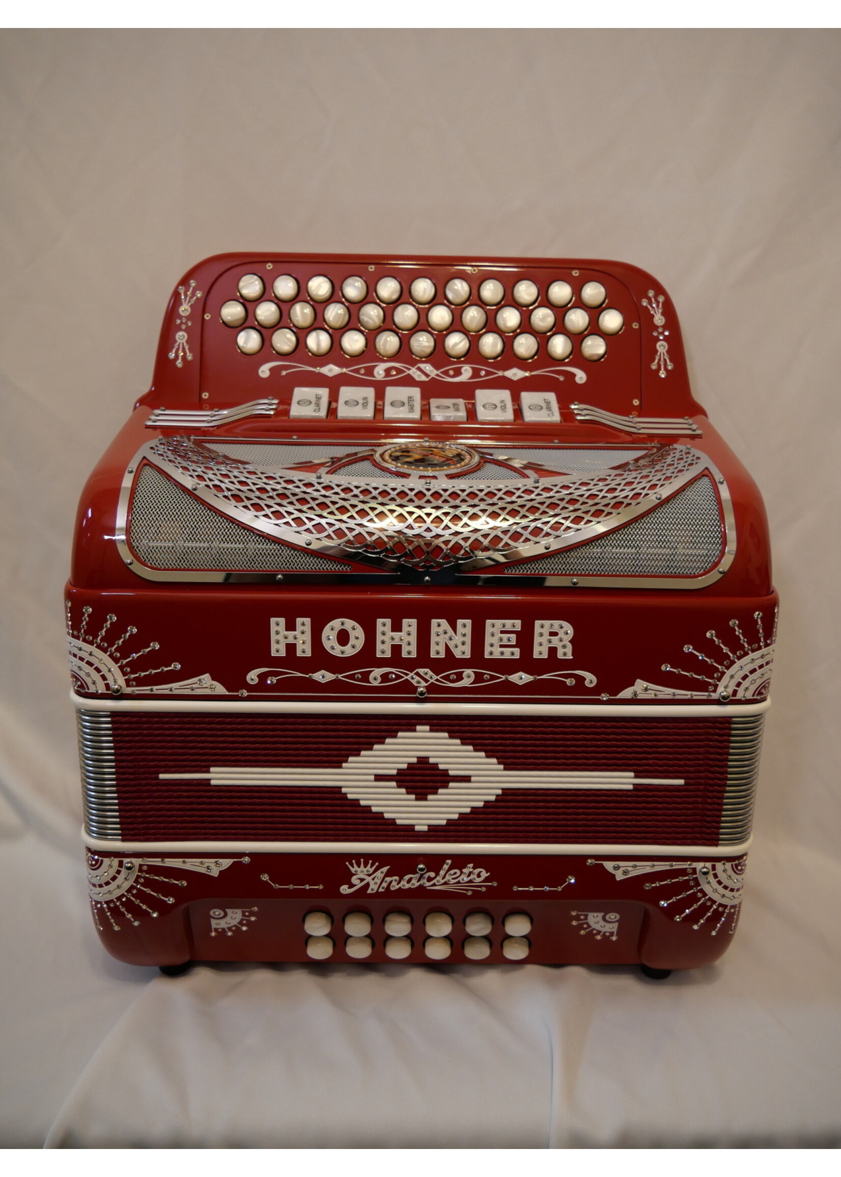 Hohner Hohner Anacleto Rey del Norte TTS FBbEb/GCF Two-Tone Compact Accordion Red w/ White Buttons