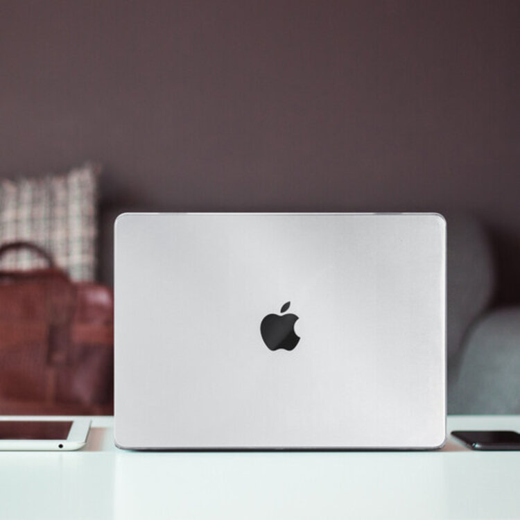 iBenzer 14-inch MacBook Air M2 (2022) Hard Shell Case and Keyboard Cover - Crystal Clear