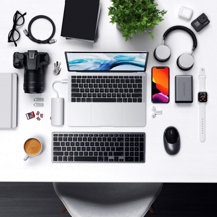 Satechi USB-C Multiport Adapter 4K with Ethernet V2 - Silver