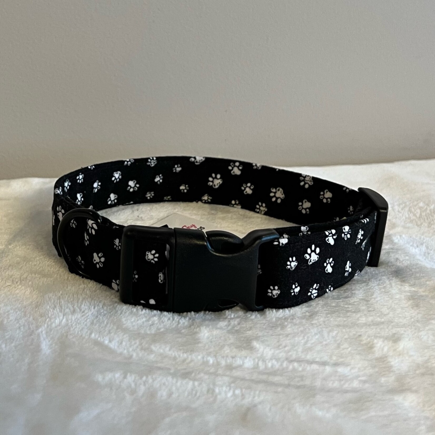 Collier ajustable pattes blanches