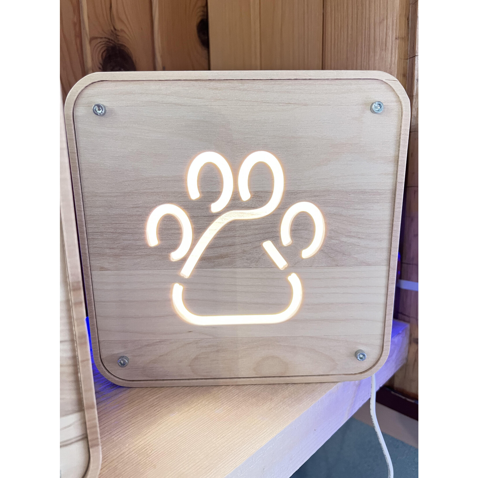 NIGHT LIGHT CREATED IN QUEBEC