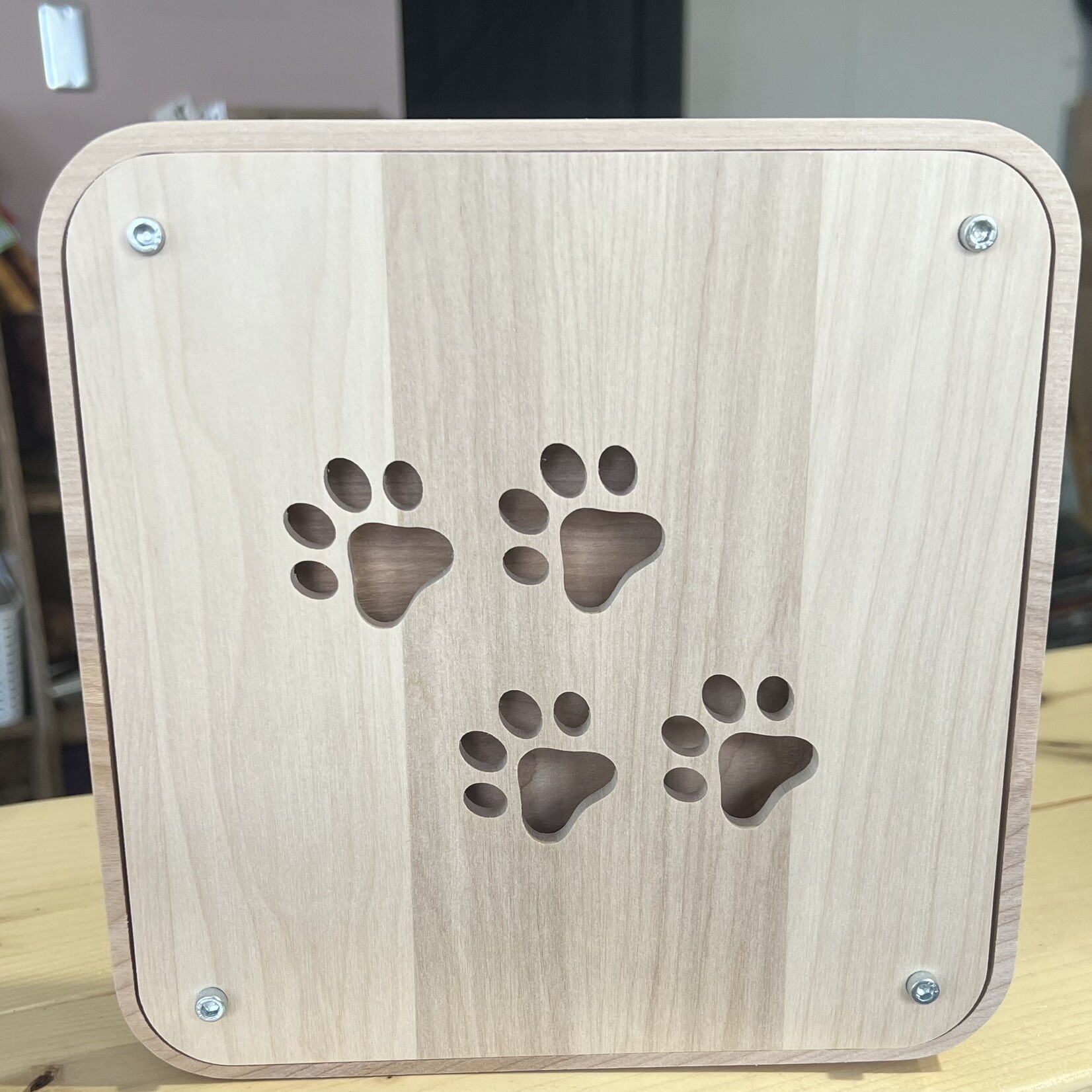 NIGHT LIGHT CREATED IN QUEBEC