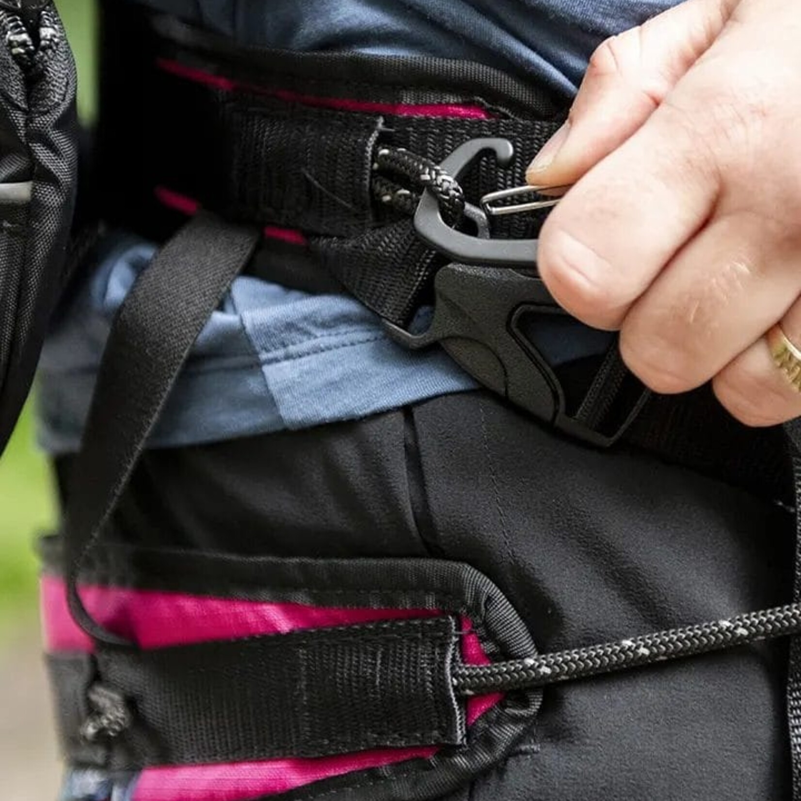 Nahak Hybrid traction belt