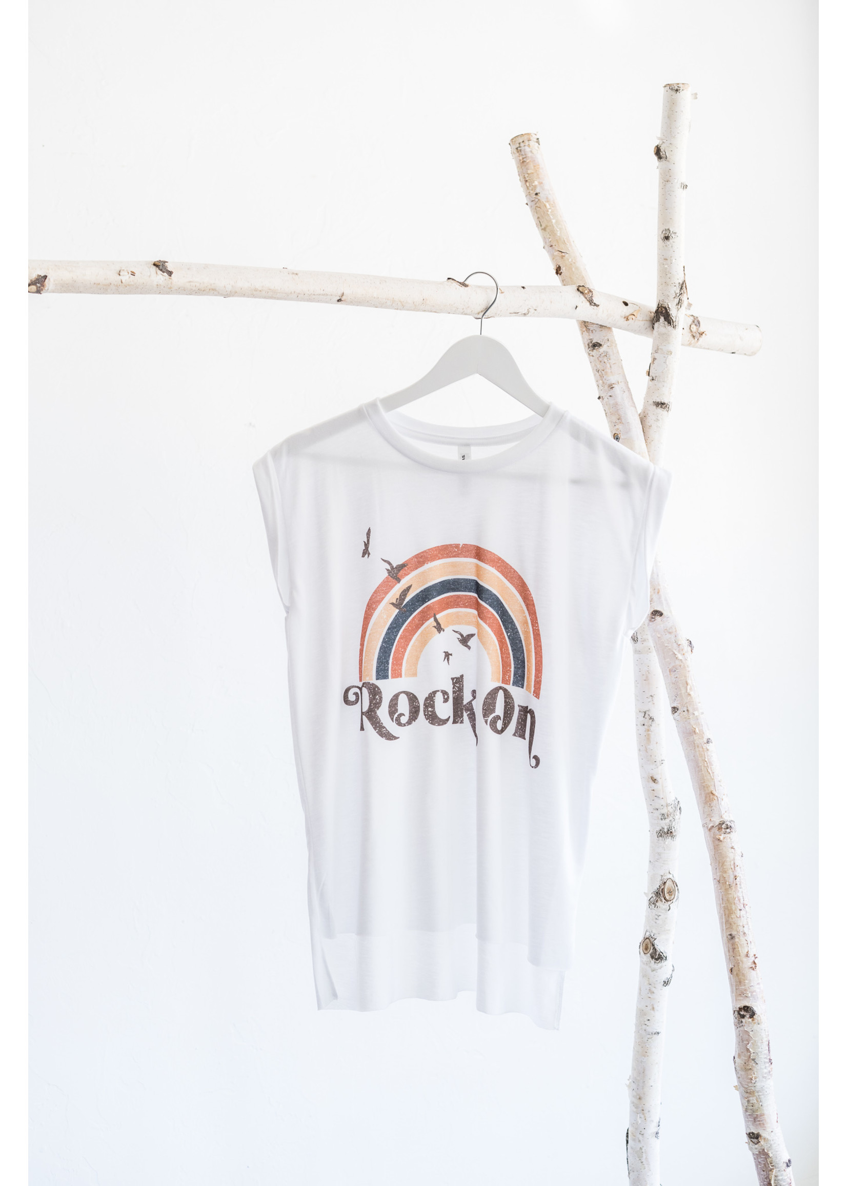 HIGH-LOW GRAPHIC TEE