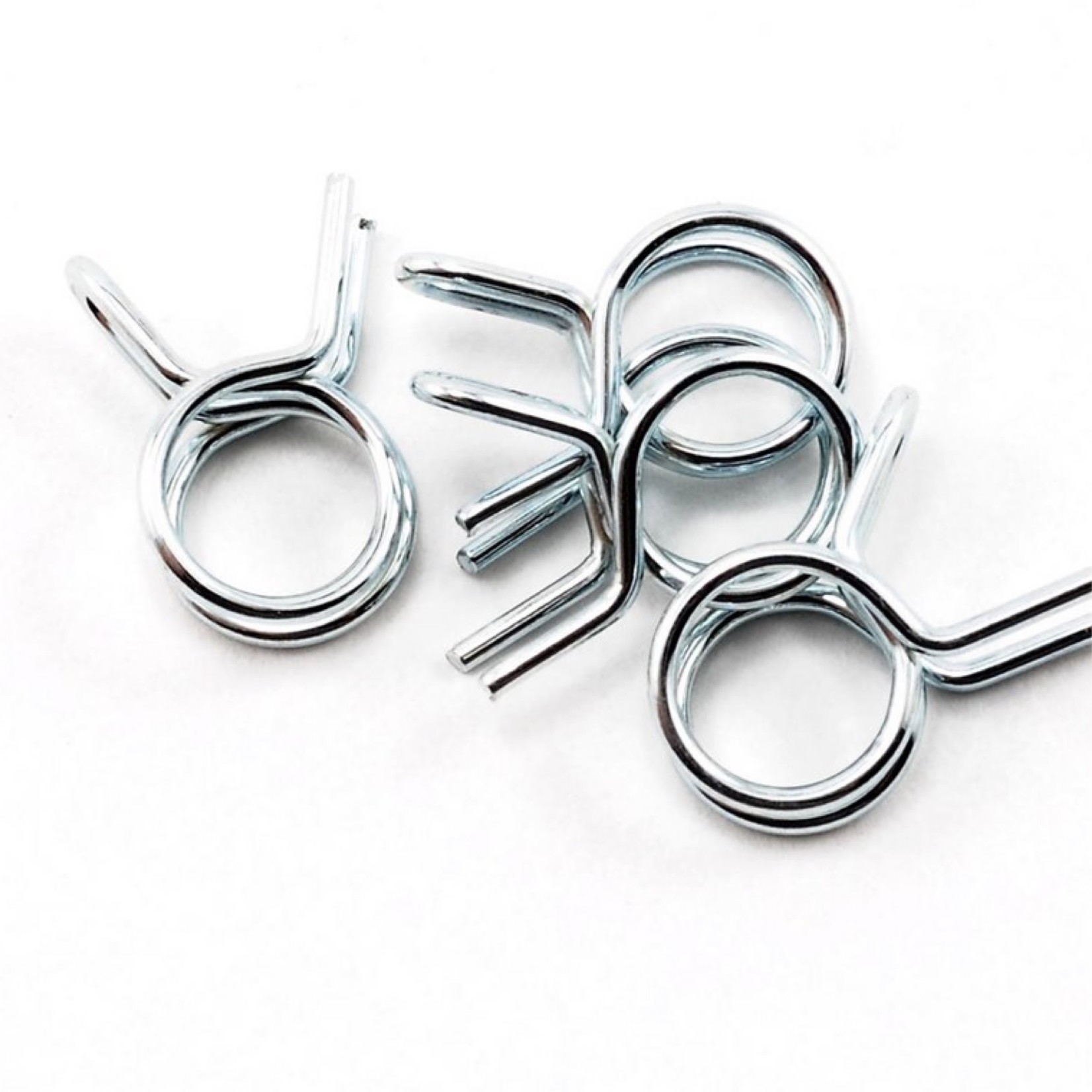 DuBro #DUB677  DuBro Medium Fuel Line Clips 3/32 (4)