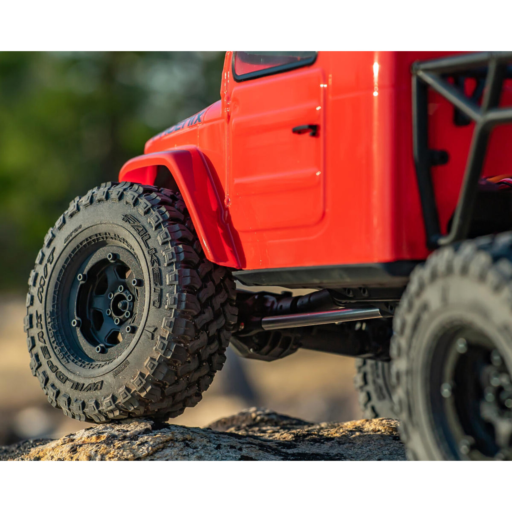 Vanquish Products #VPS09011A Vanquish Products VS4-10 Phoenix Straight Axle RTR Rock Crawler (Red)