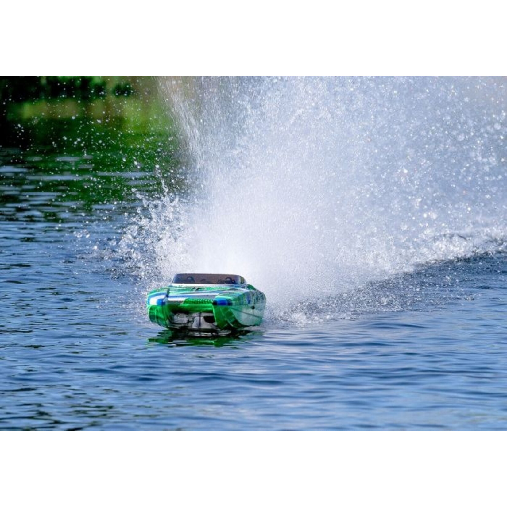 Traxxas #57046-4-GRNR Traxxas DCB M41 Widebody 40" Catamaran High Performance 6S Race Boat (Green) w/TQi 2.4Ghz Radio & TSM