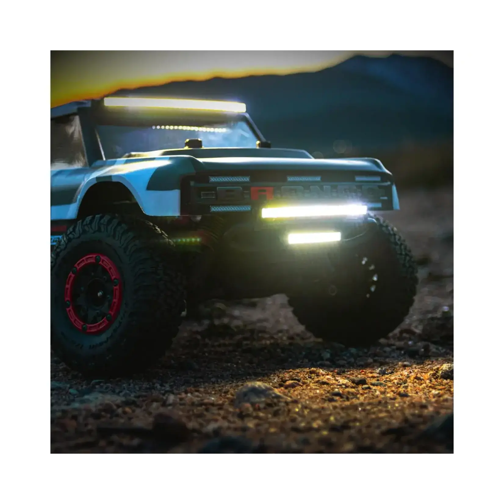 Proline #6352-01  Pro-Line 4" Ultra-Slim LED Light Bar Kit 5V-12V (Straight)