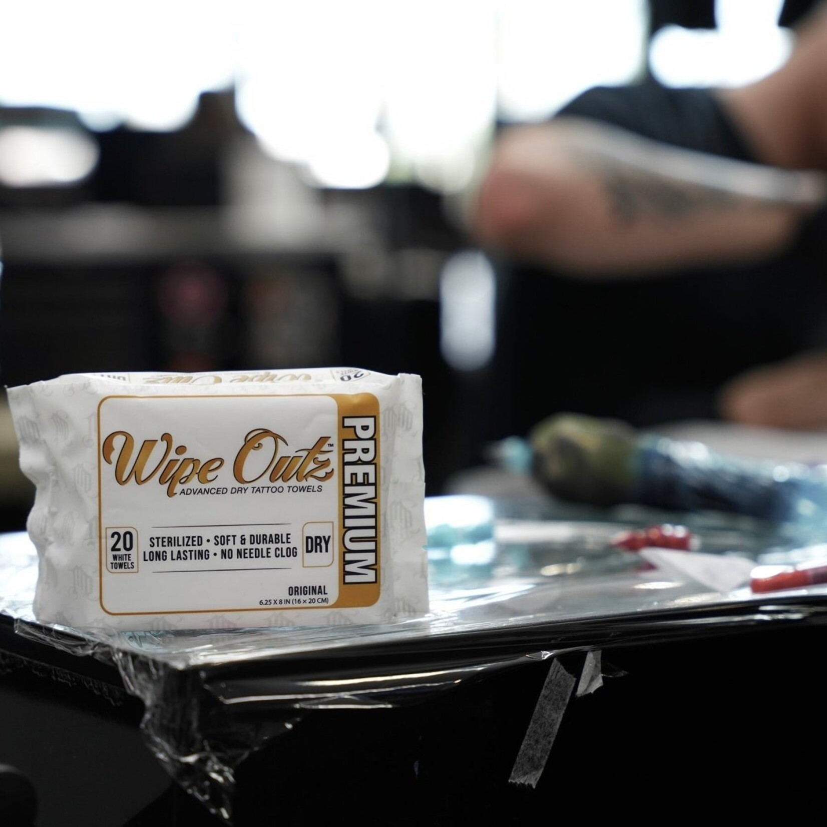 WIPE OUTZ PREMIUM TATTOO TOWEL - 20 CT (WHITE)