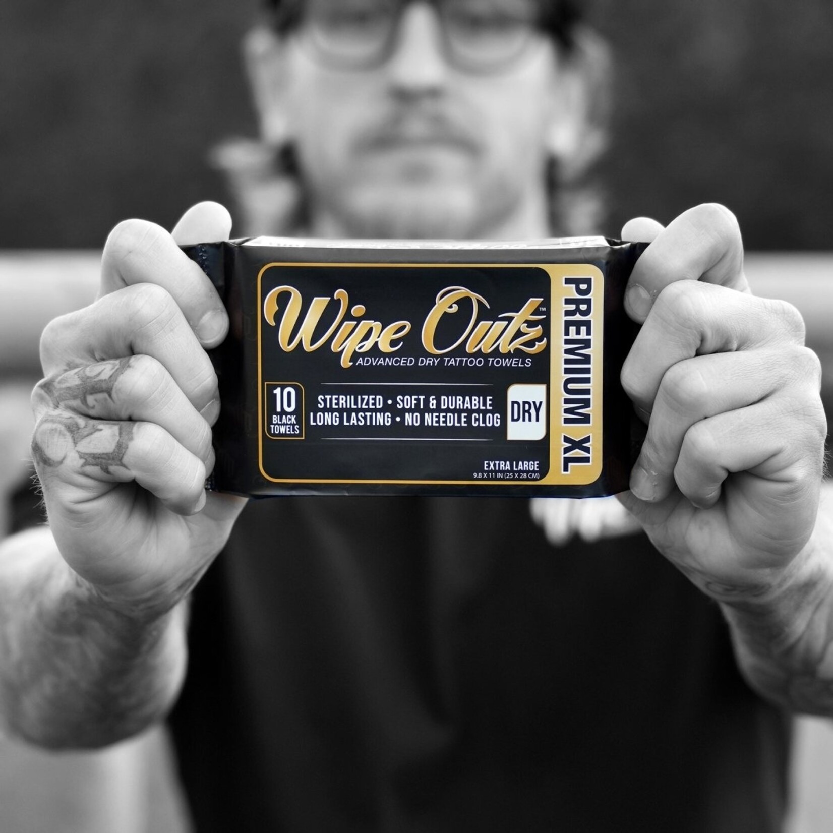 WIPE OUTZ PREMIUM XL DRY TATTOO TOWELS (BLACK 10 COUNT)