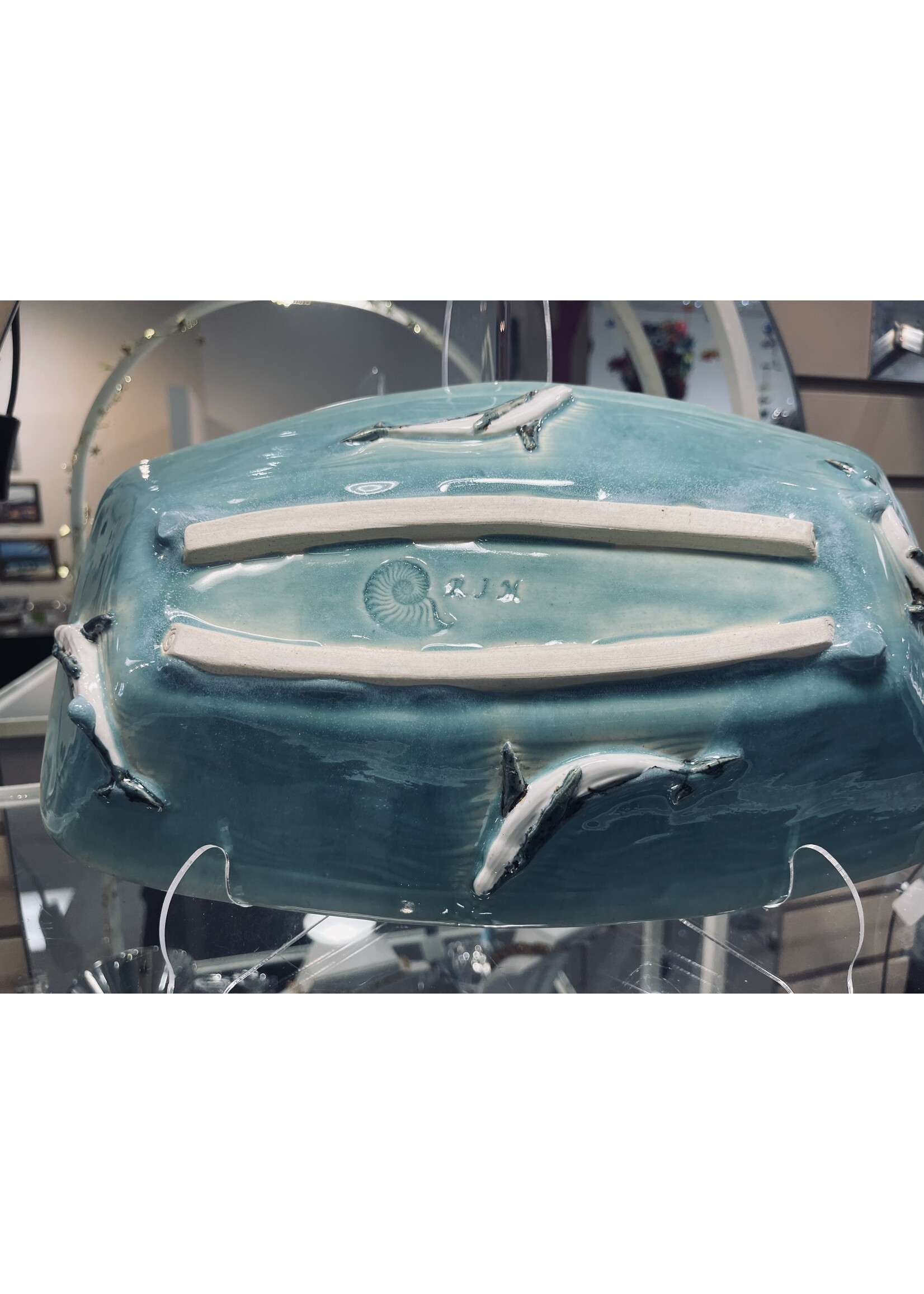 MOON/S-277*CASSEROLE W/WHALES TEXTURE