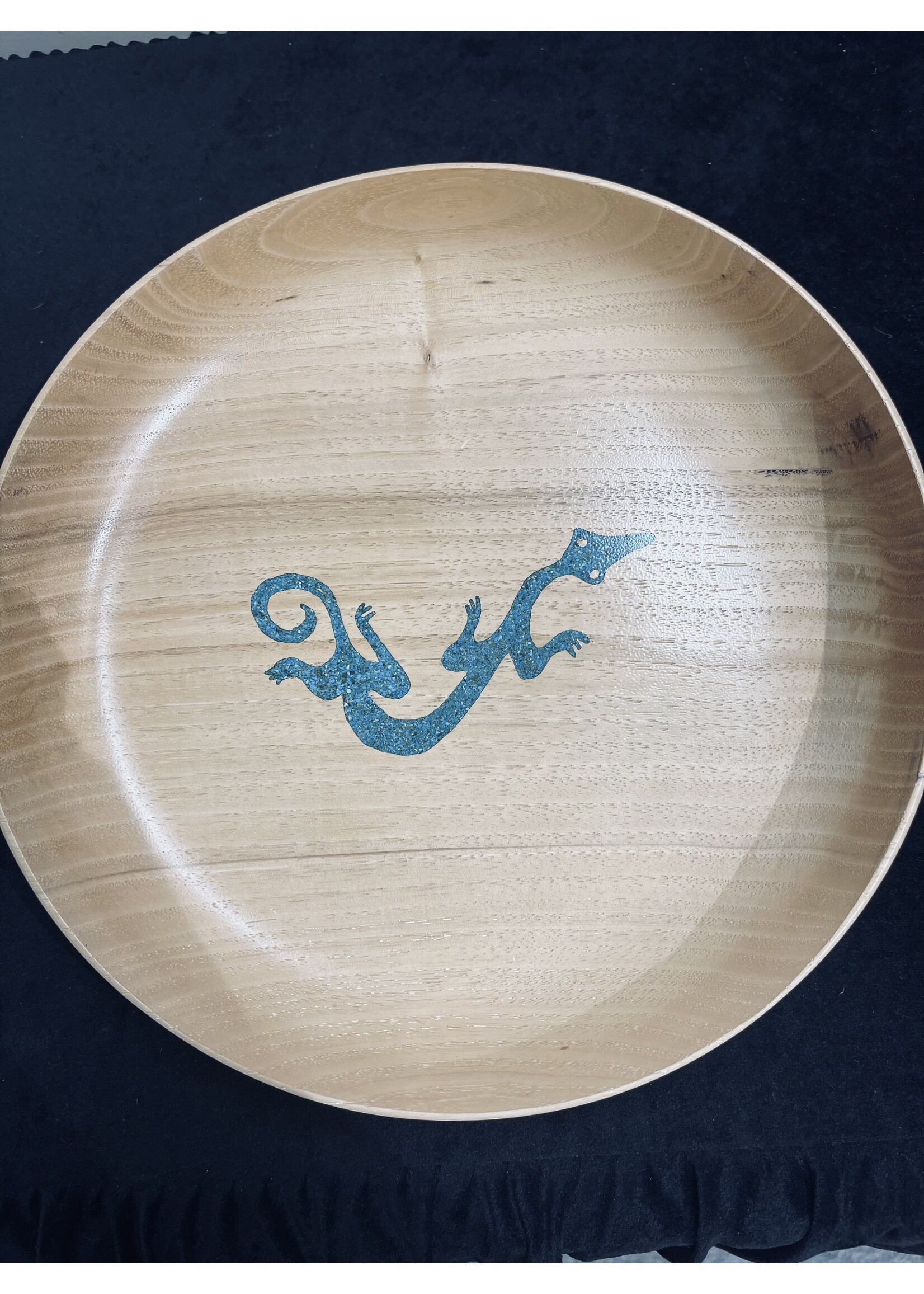 Ray Martha Rountree ROUN-Ray and Martha Rountree-100113-"Gecko in a Bowl"-Turned pecan platter inlaid with turquoise