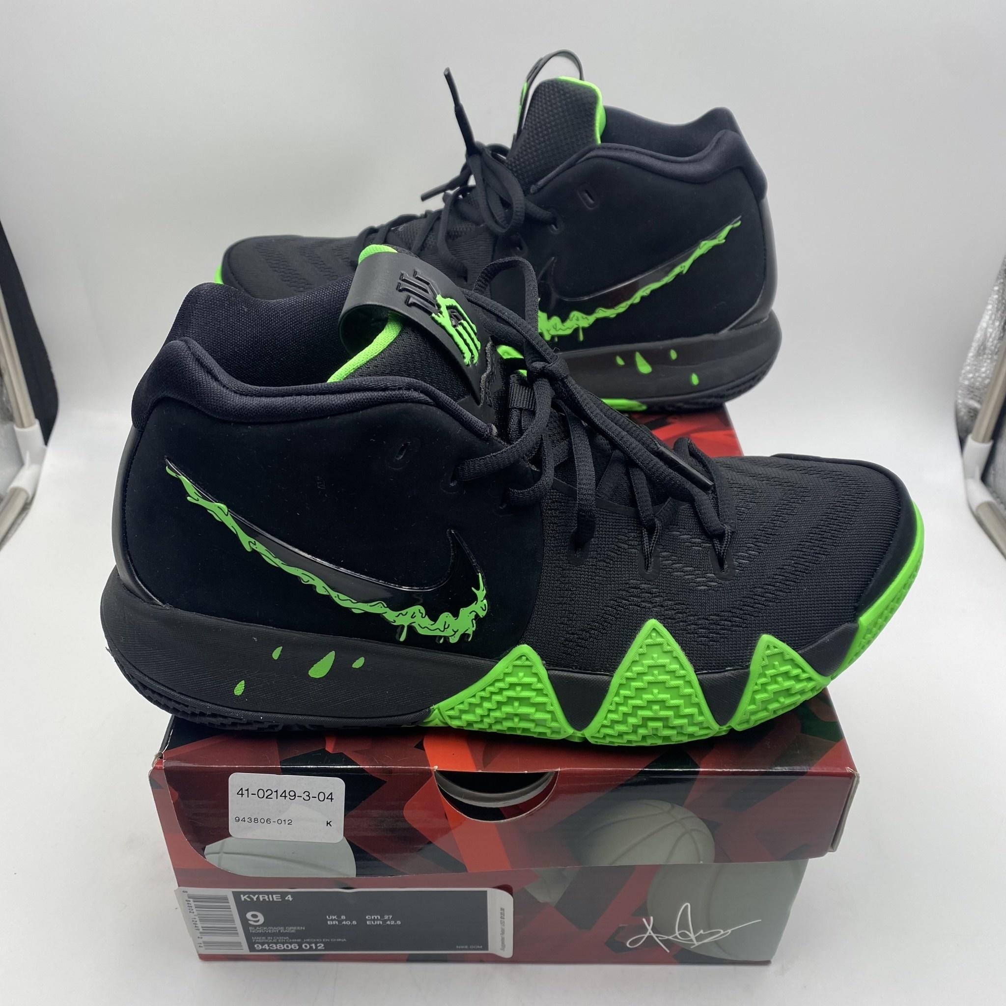 NIKE Kyrie 'Halloween' Pre-Owned - Fire