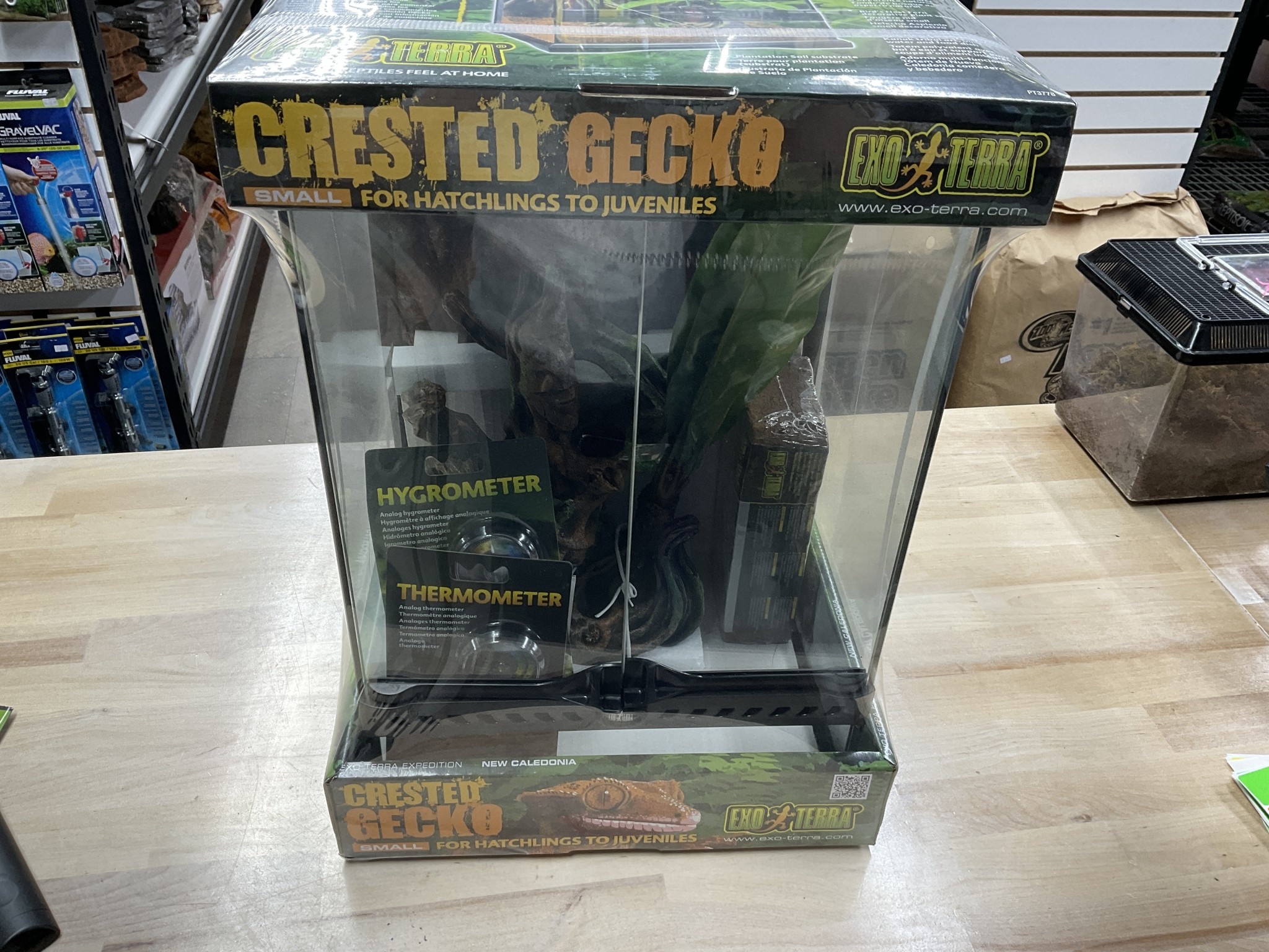 https://cdn.shoplightspeed.com/shops/655971/files/43857773/exo-terra-exo-terra-crested-gecko-kit-small.jpg