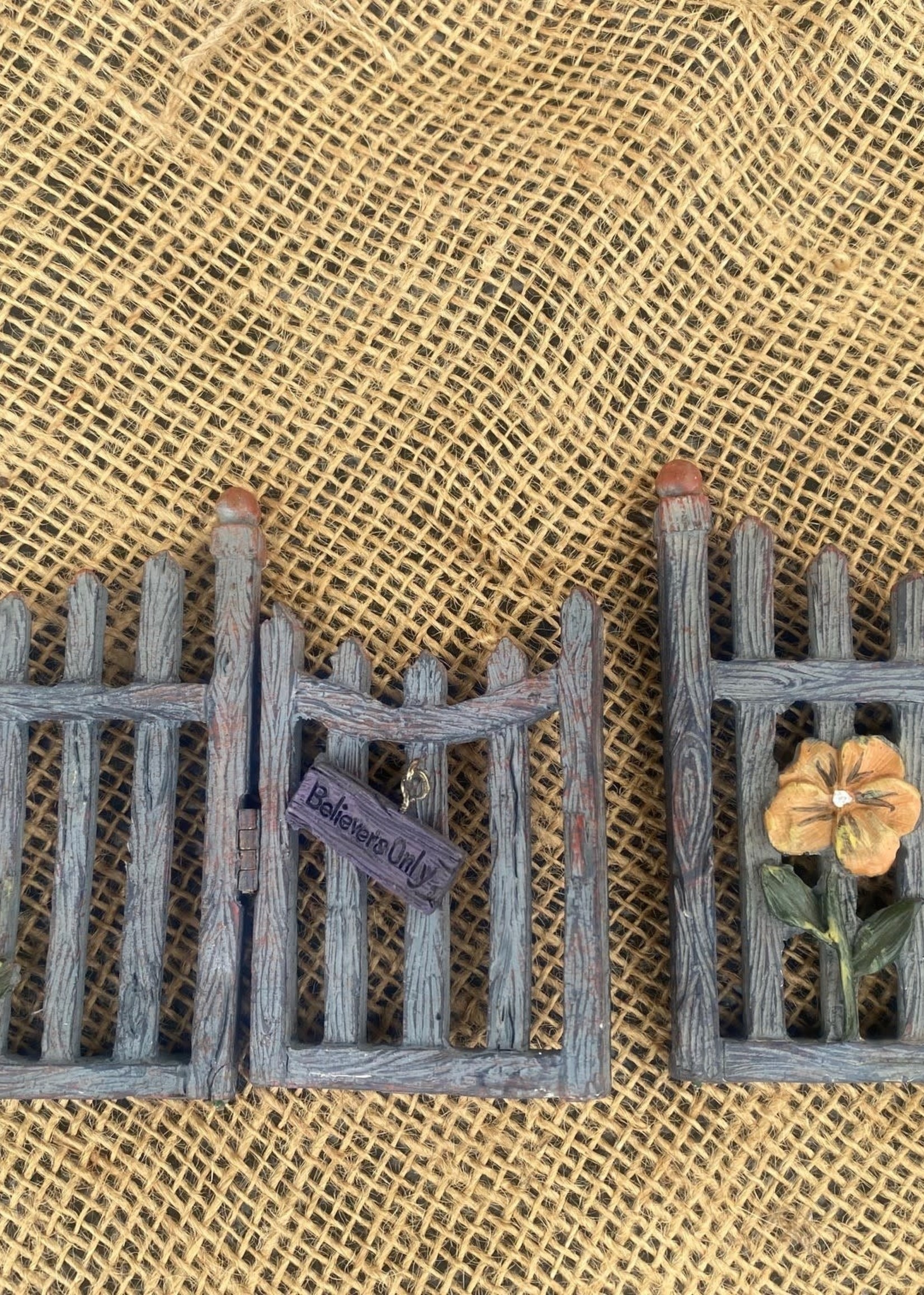 Miniature Fence with Gate (2pc)