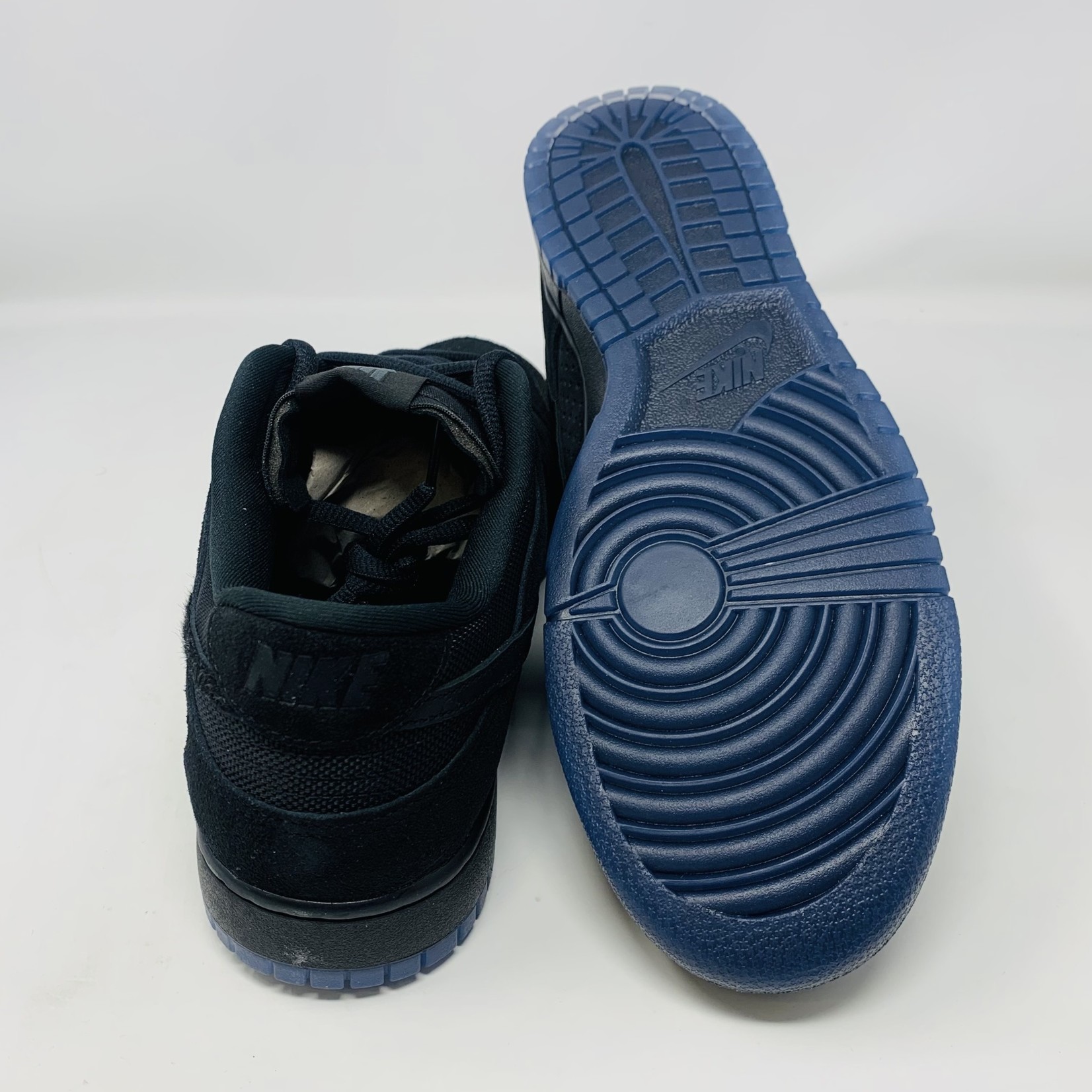 undefeated black dunk low