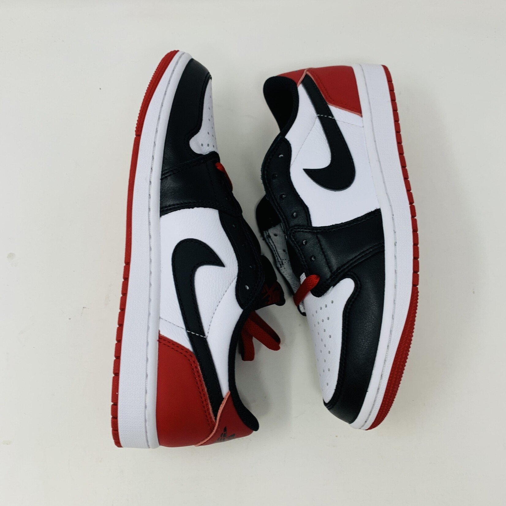 Jordan Jordan 1 Retro Low OG Black Toe (2023)