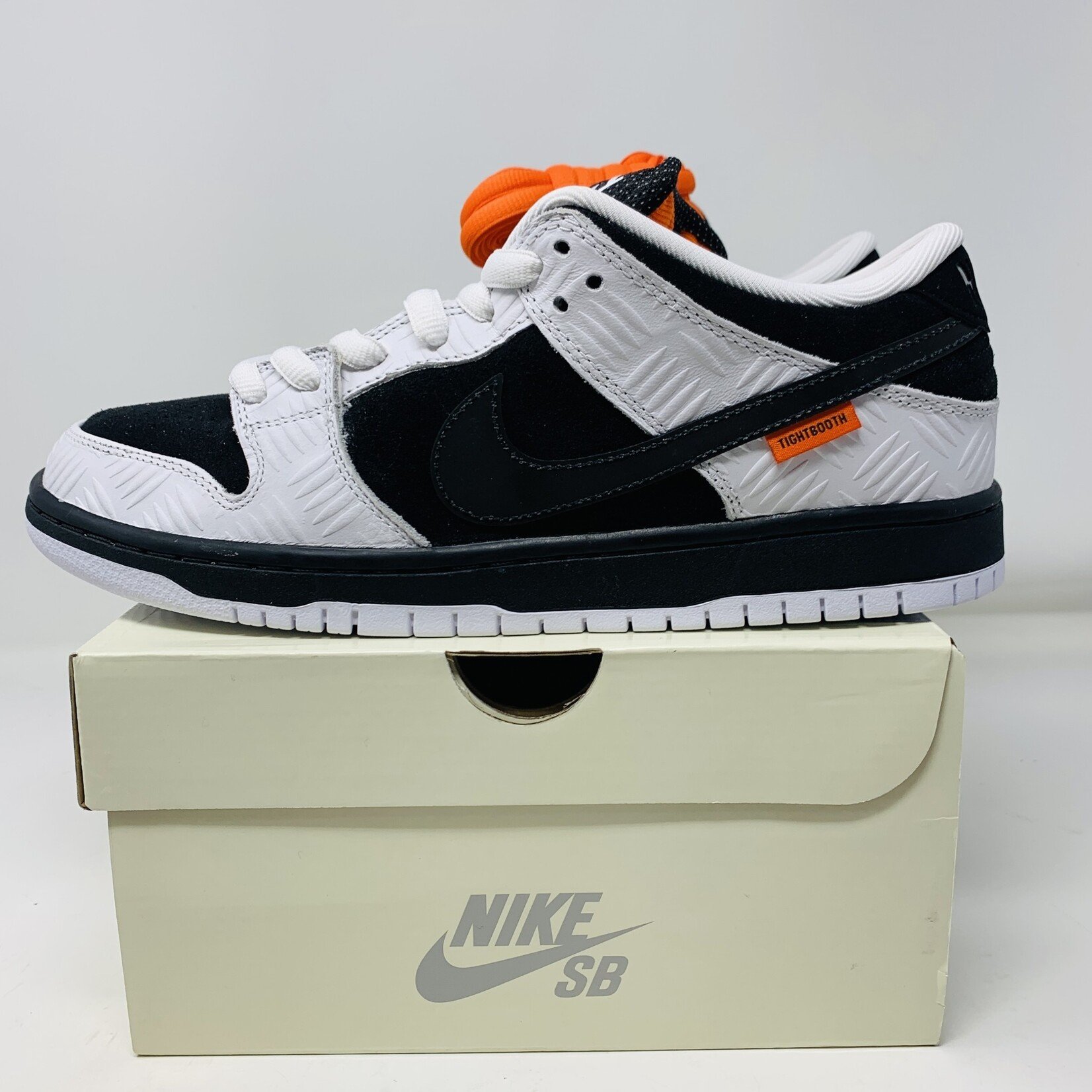 Nike Nike SB Dunk Low TIGHTBOOTH