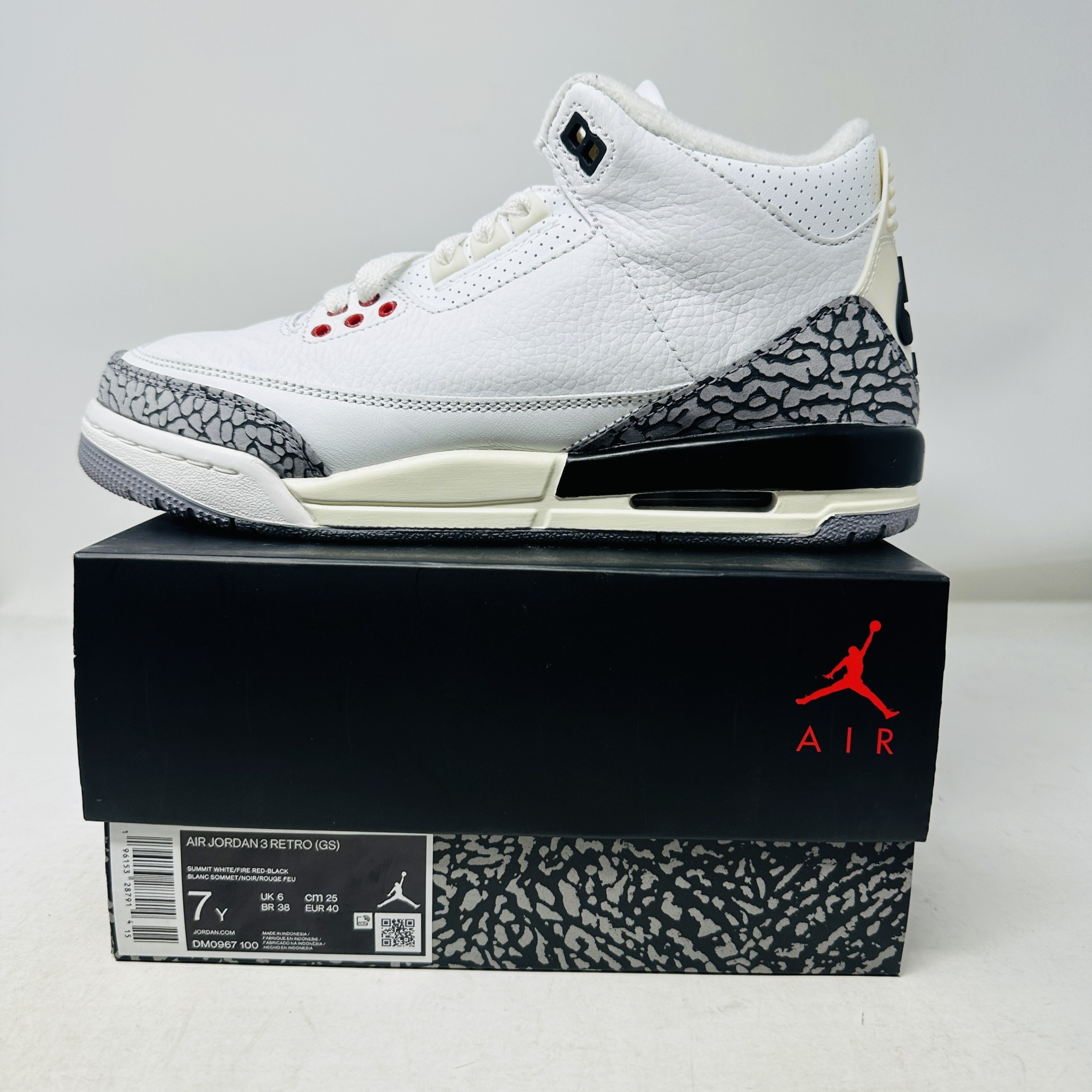 jordan-jordan-3-retro-white- jordan-jordan-3-retro-white-