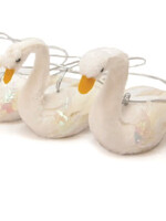 9' Swan garland with 6 6" swans