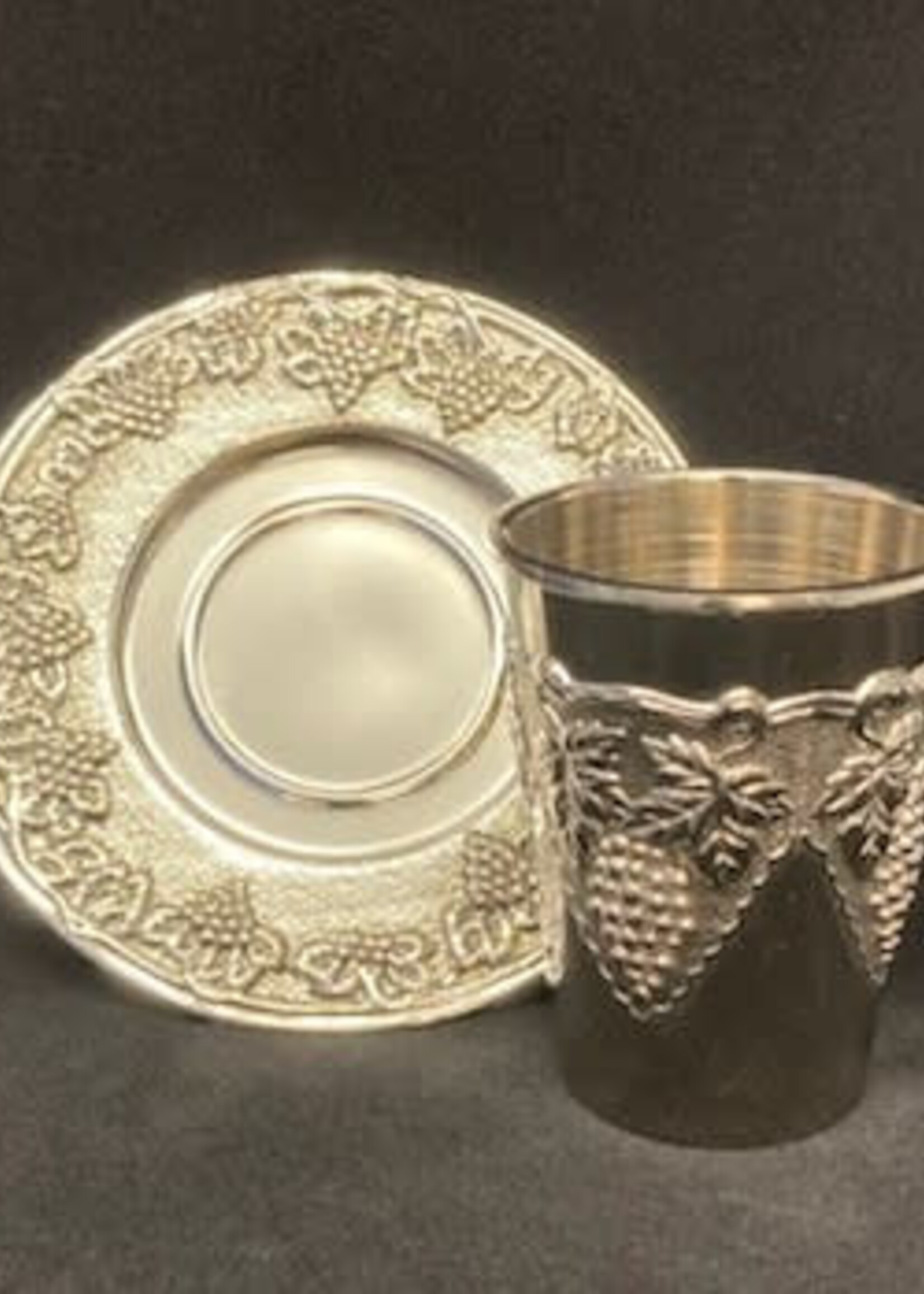S/P KIDDUSH CUP WITH TRAY (BECHER)