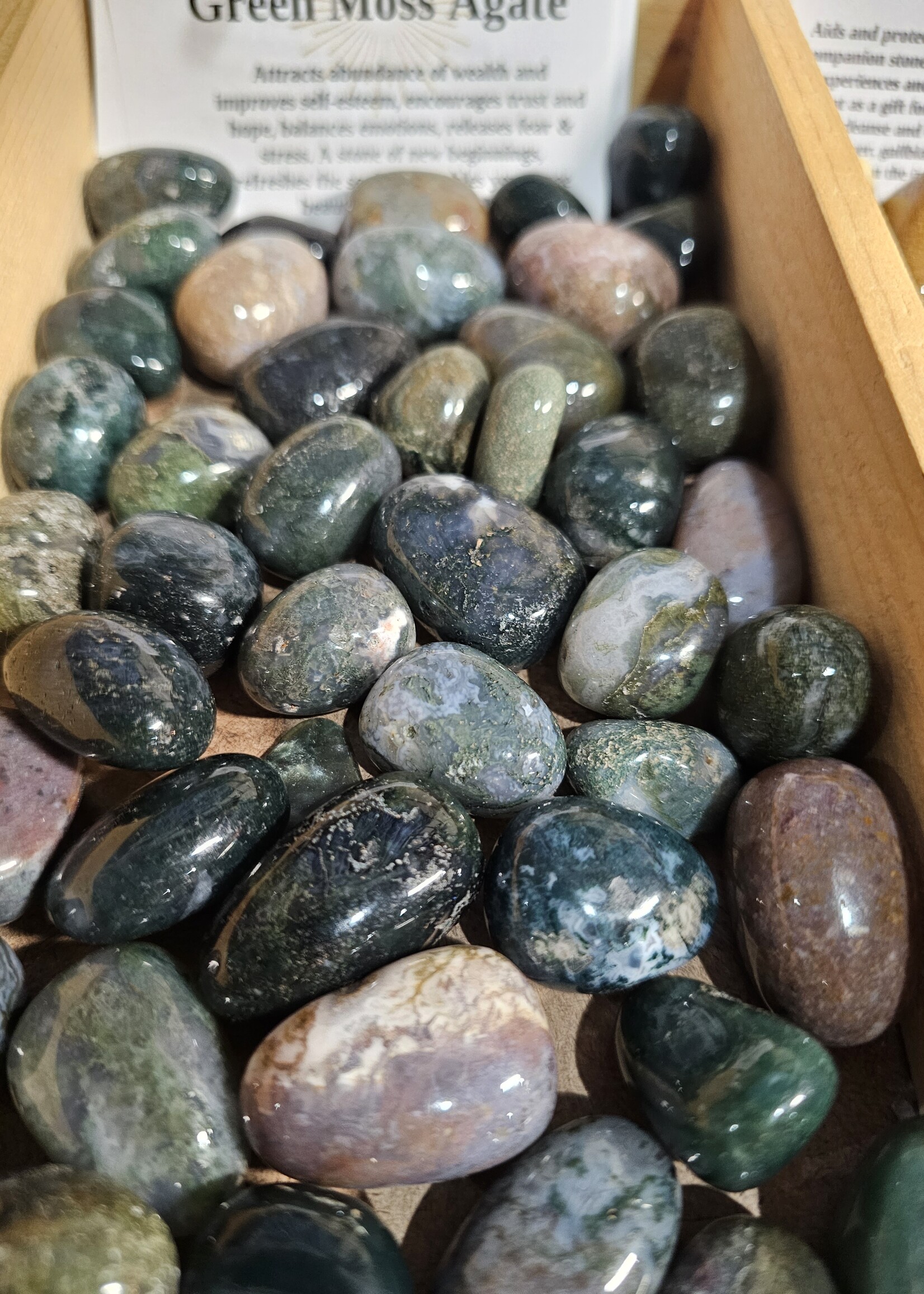 Moss Agate Tumbled, Medium