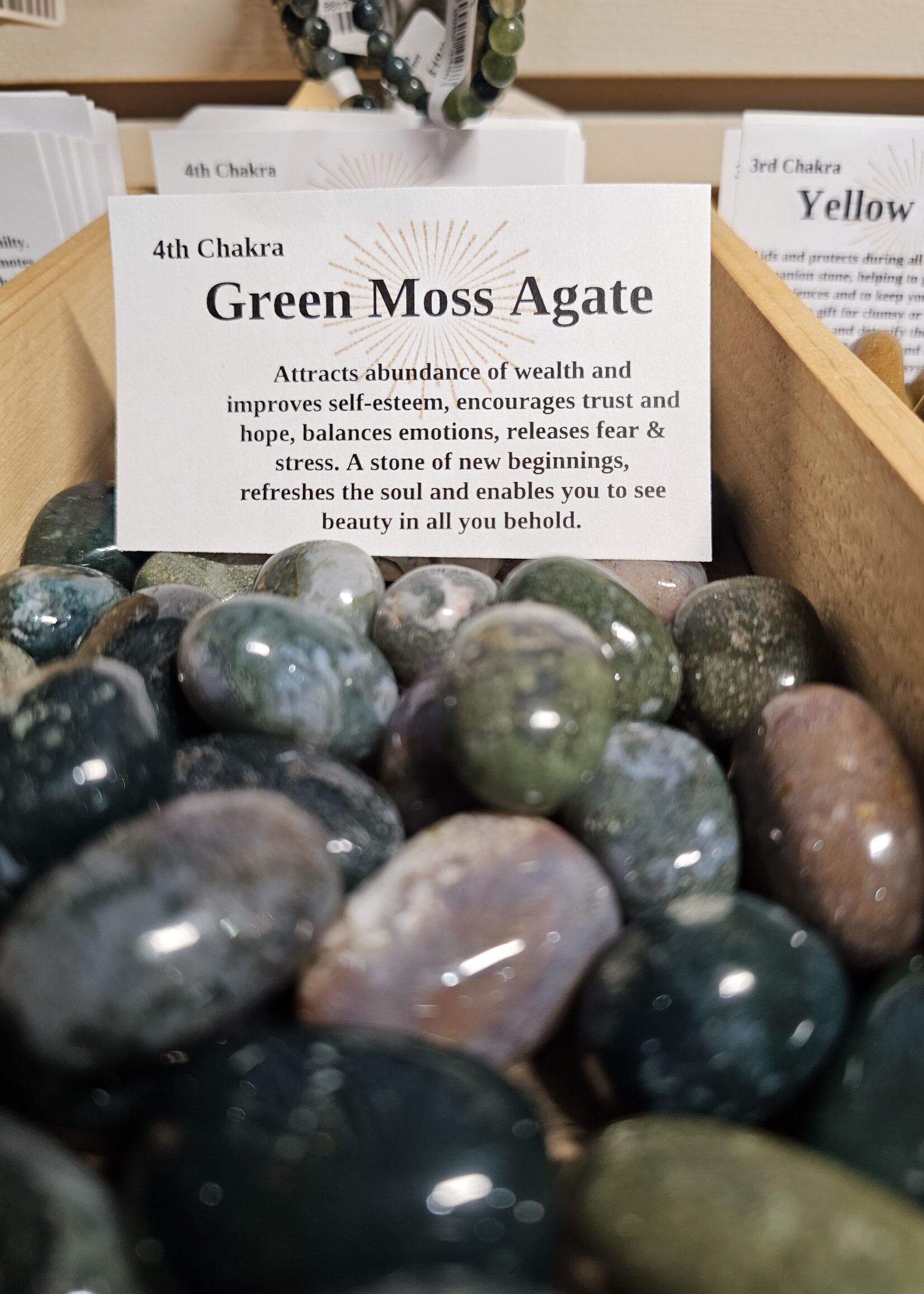 Moss Agate Tumbled, Medium