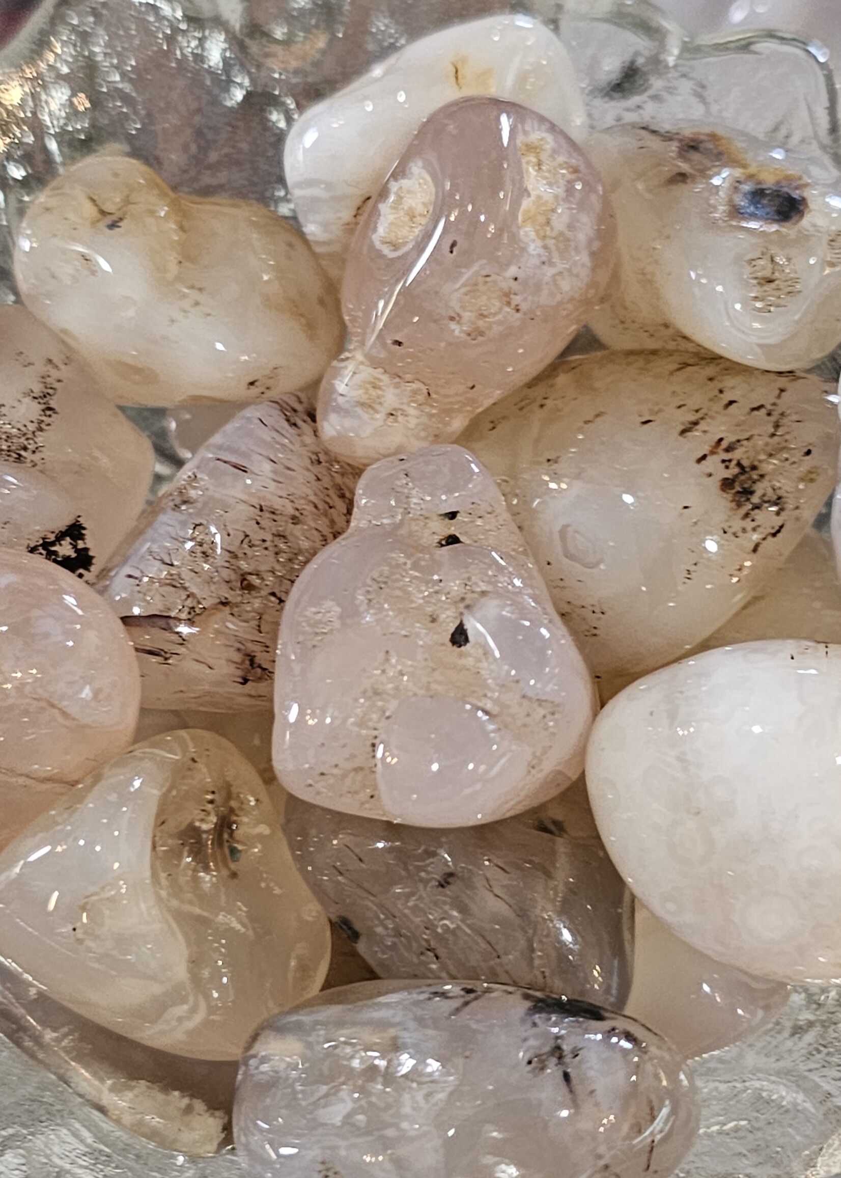 Pink Rose Chalcedony Tumbled, Medium