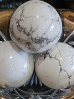 Howlite Sphere 1.5"
