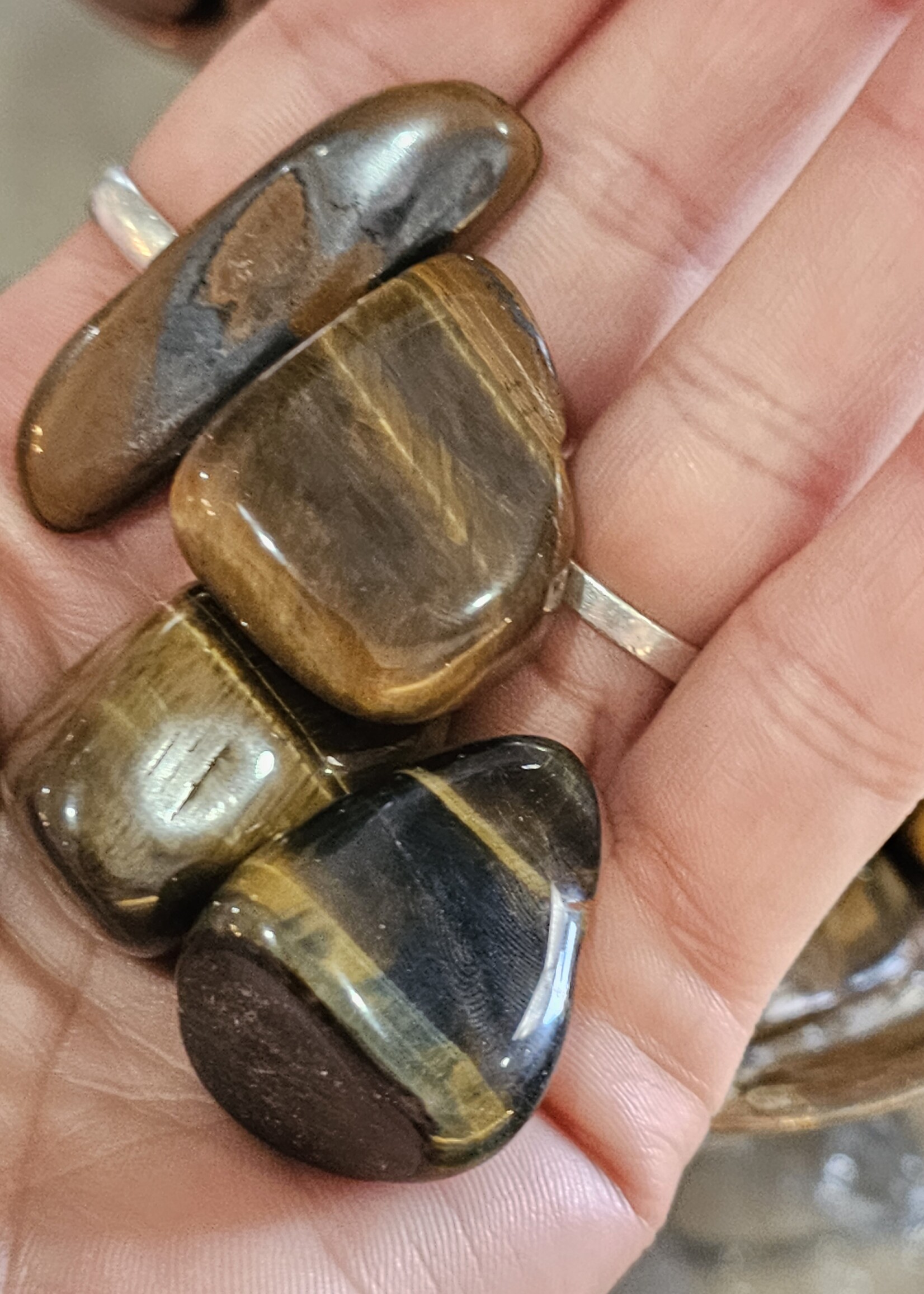 Tiger Eye Tumbled, Medium