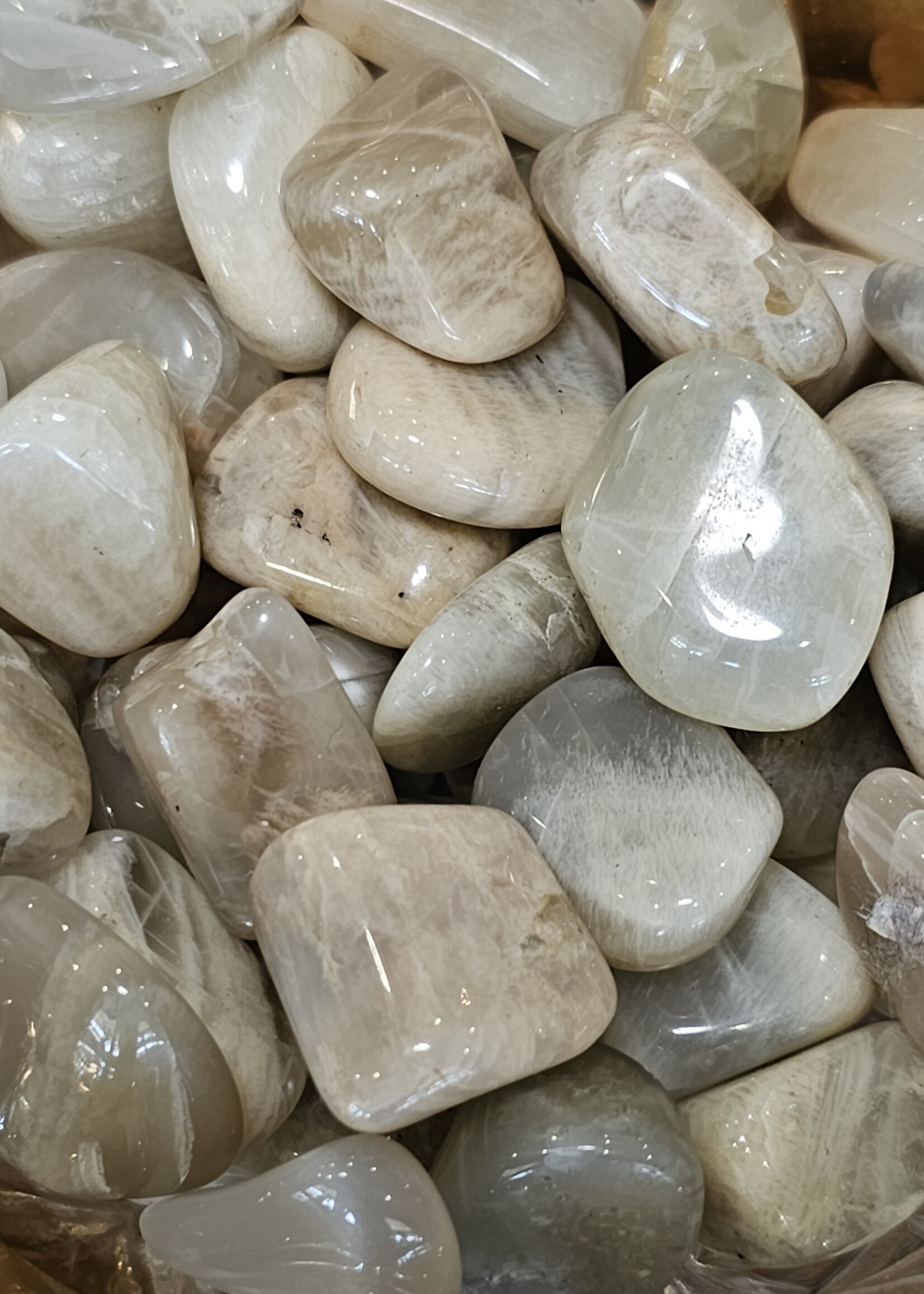 Moonstone Tumbled, Medium