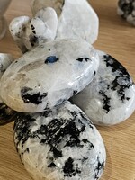 Rainbow Moonstone Palm Med 2.5x2x0.5