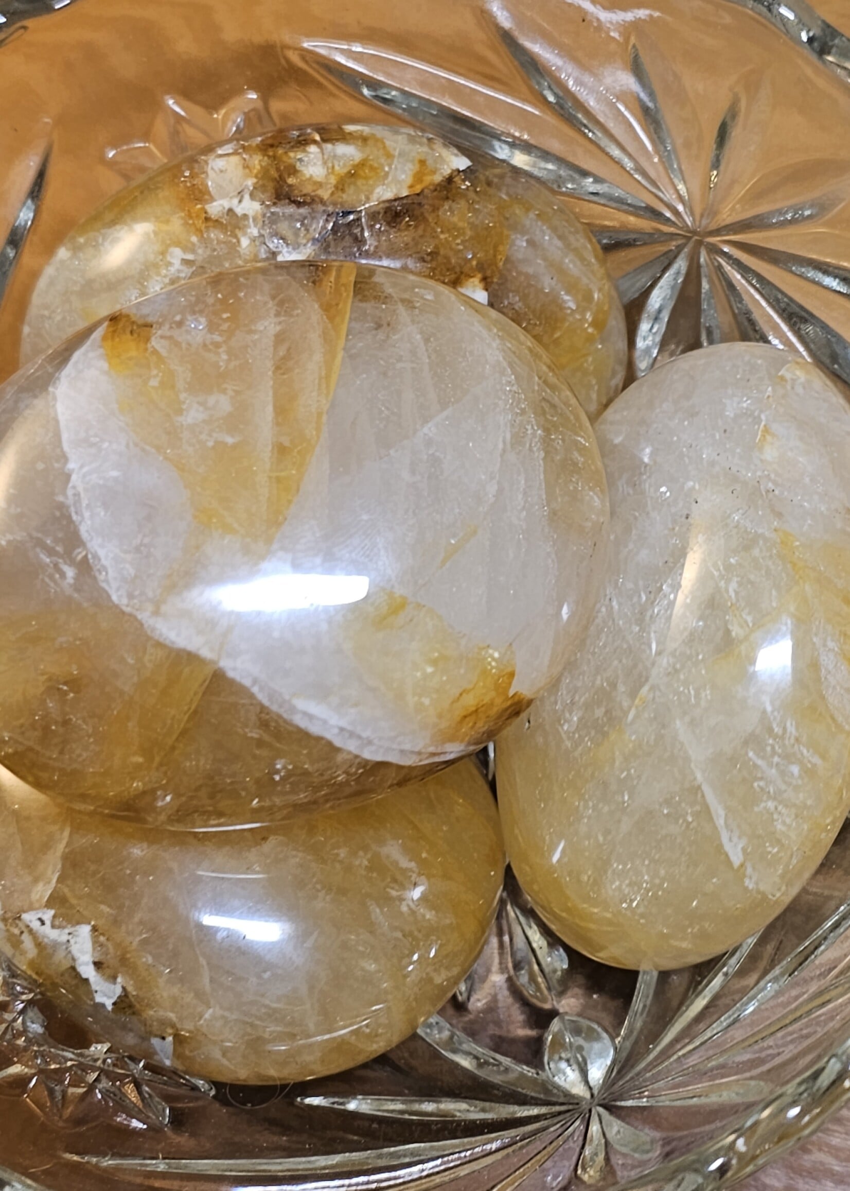 Golden Healer Quartz Palm Large 3x2x1 inc