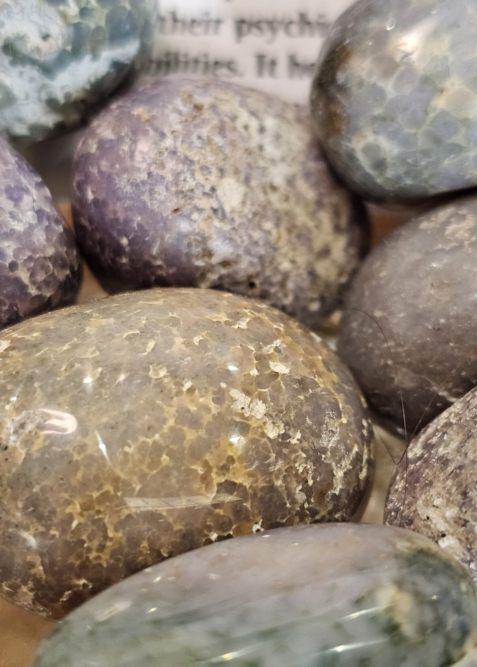 Grape Agate Tumbled, Medium