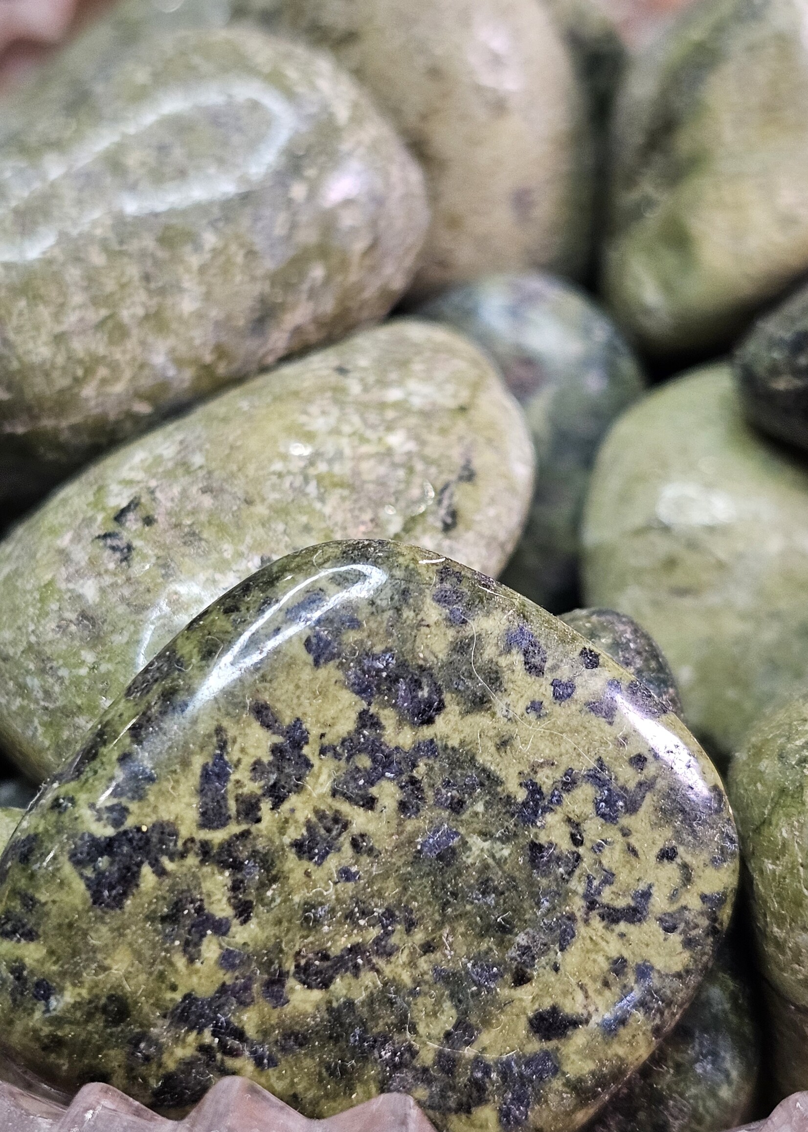 Epidote Tumbled, Medium