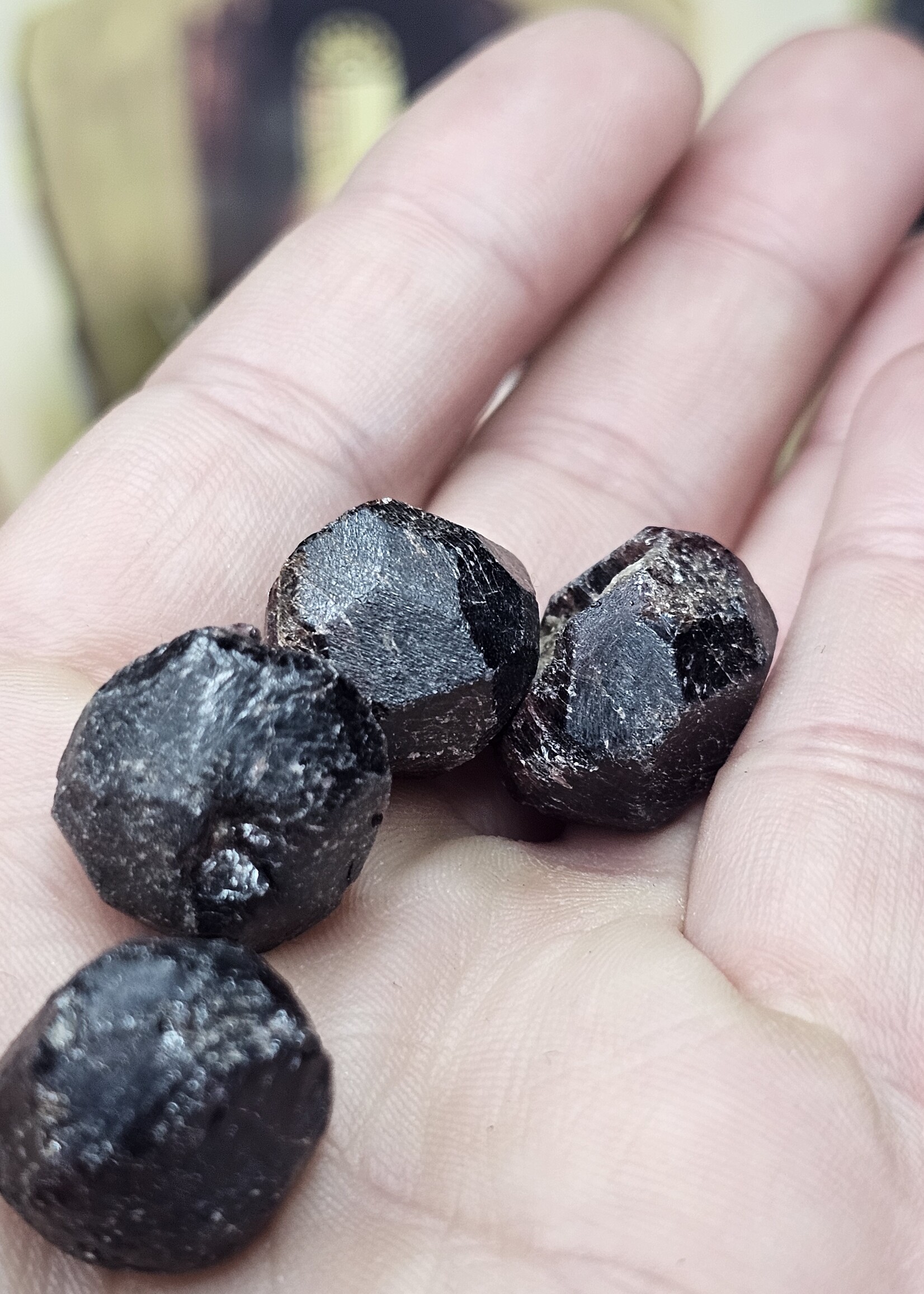 Garnet Natural Rough, Small