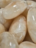 Stilbite Palm Stone 2x1.5"
