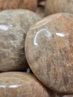 Peach Moonstone Palm Small 1.5x1.5x0.5 inch