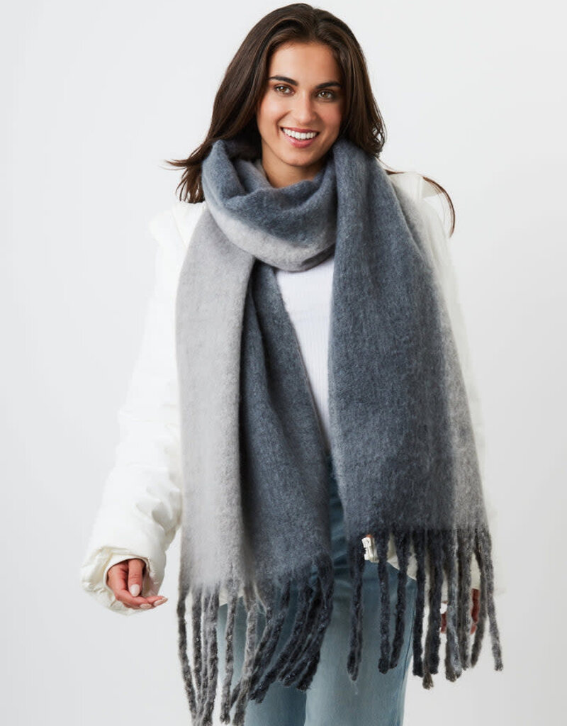 https://cdn.shoplightspeed.com/shops/656175/files/59191556/800x1024x1/nadia-chunky-scarf.jpg