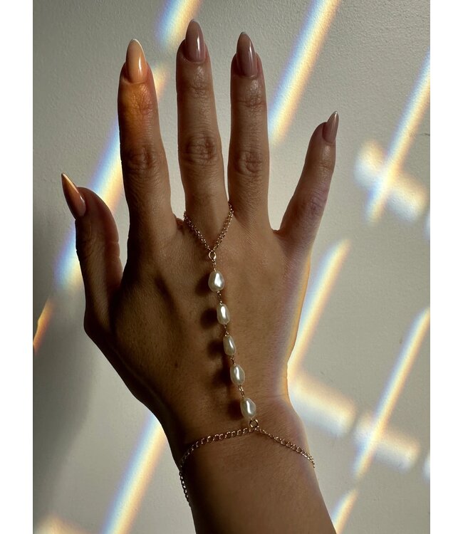 Baroque Pearl Hand Chain