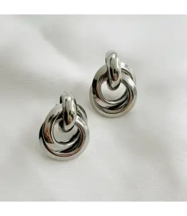 Neve Knot Earrings