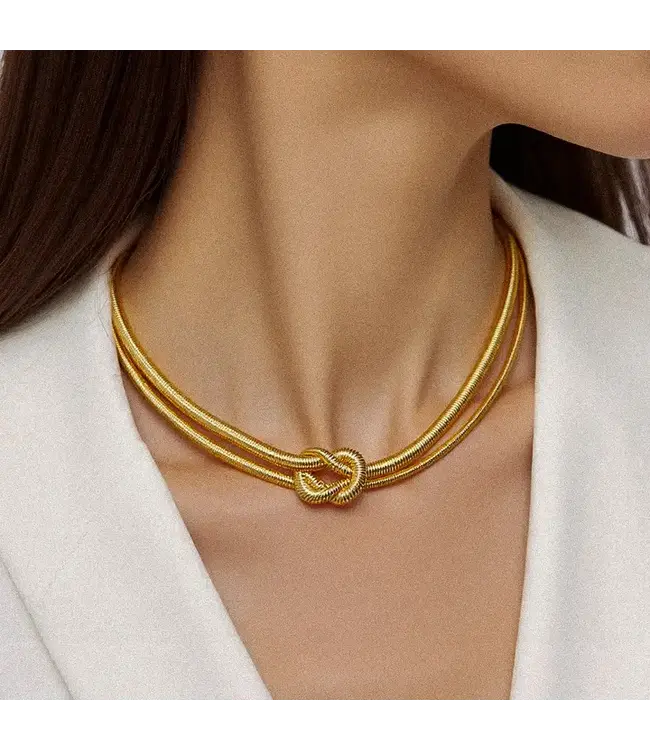 Evereign Knot Necklace