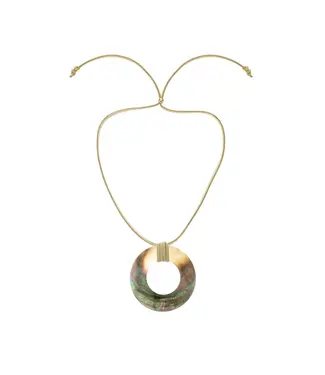 Shell Circle Necklace