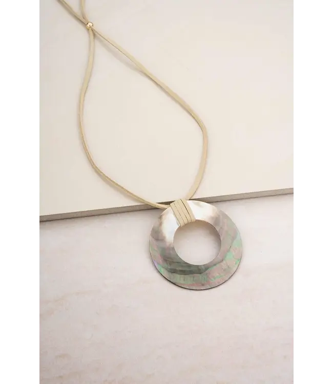 Shell Circle Necklace