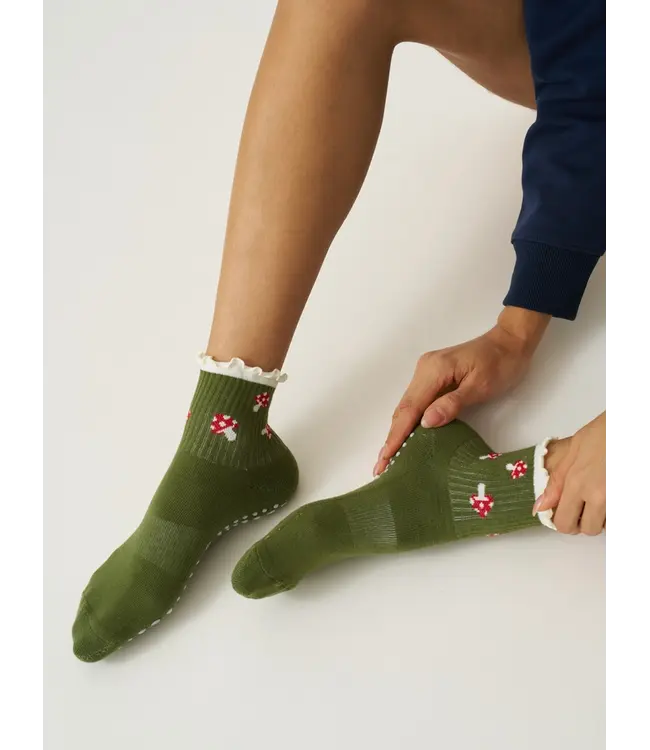 Mushroom Ruffle Grip Socks
