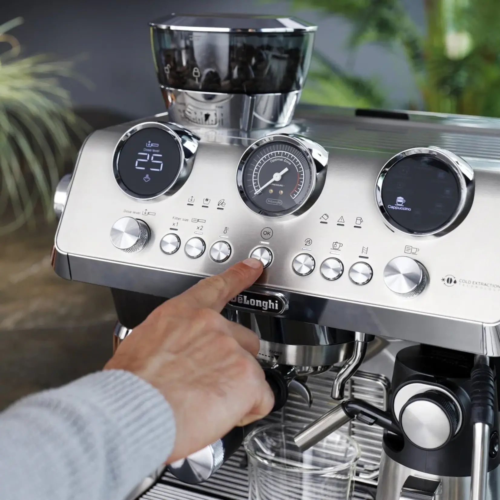 DELONGHI La Specialista Maestro Evo Semi-automatic Coffee Machine with Cold Brew