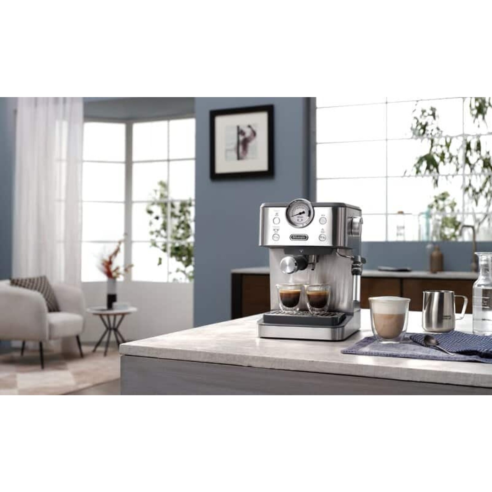DELONGHI Classic Espresso Machine