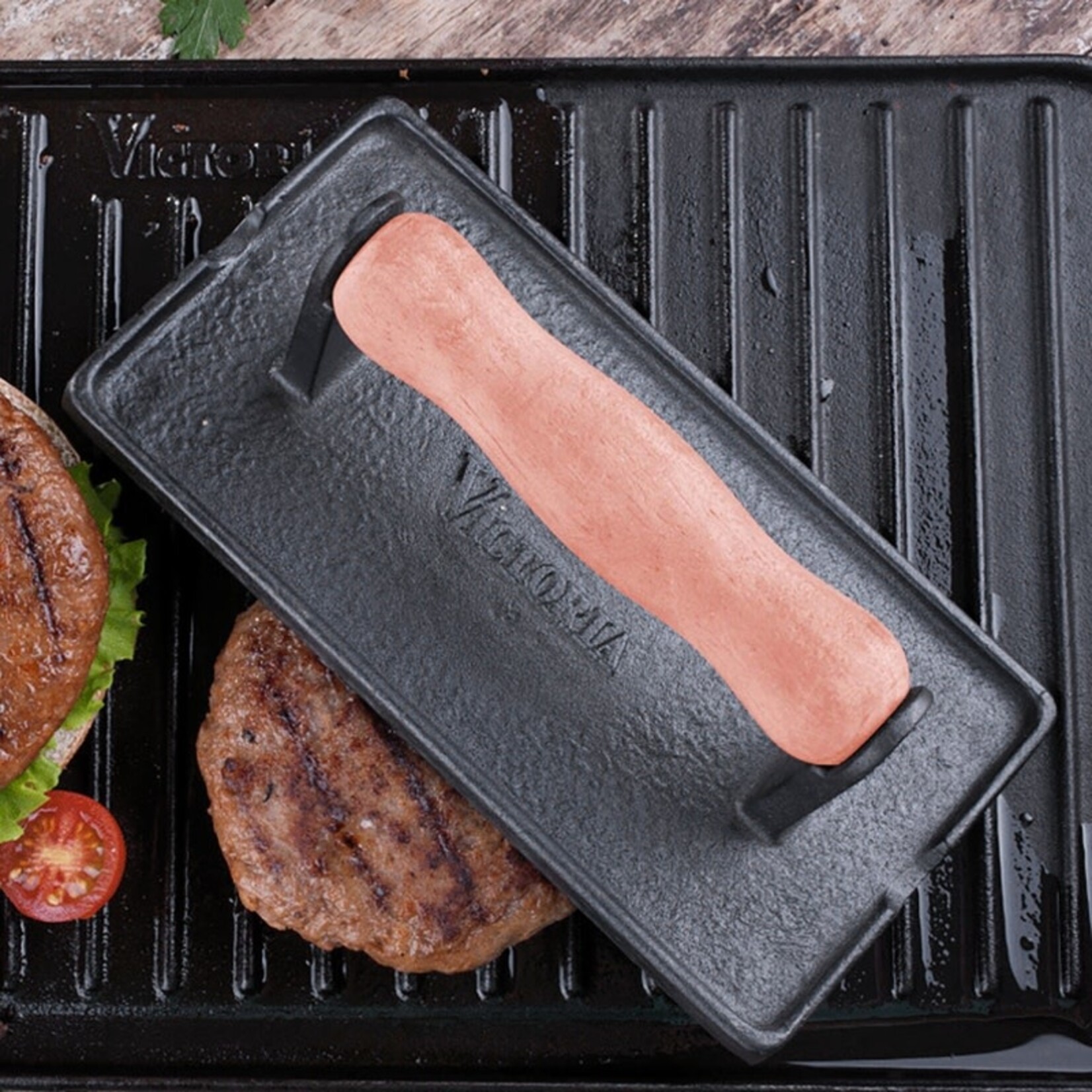 VICTORIA Cast Iron Meat & Bacon Press