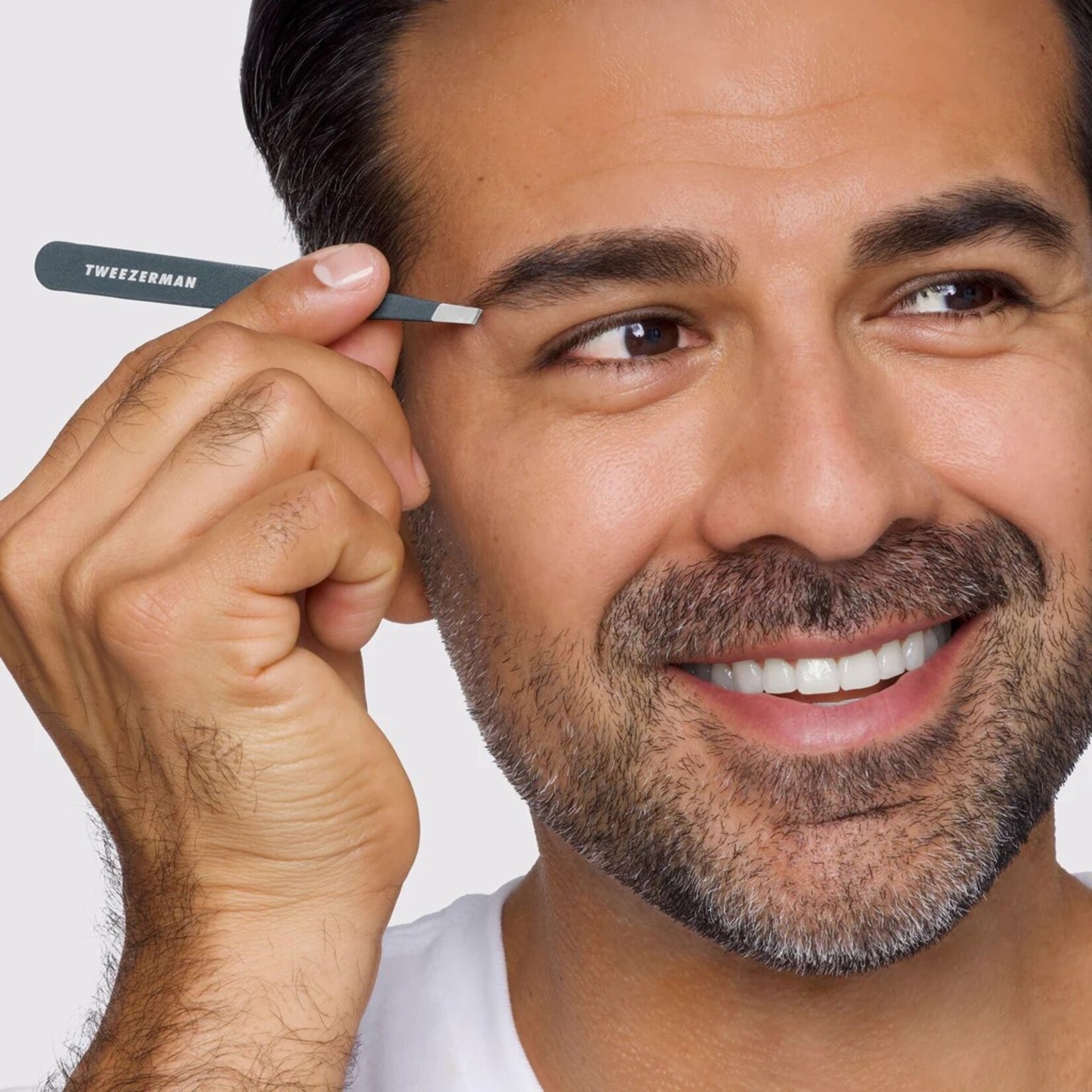 TWEEZERMAN Pince à épiler oblique Blue Stone