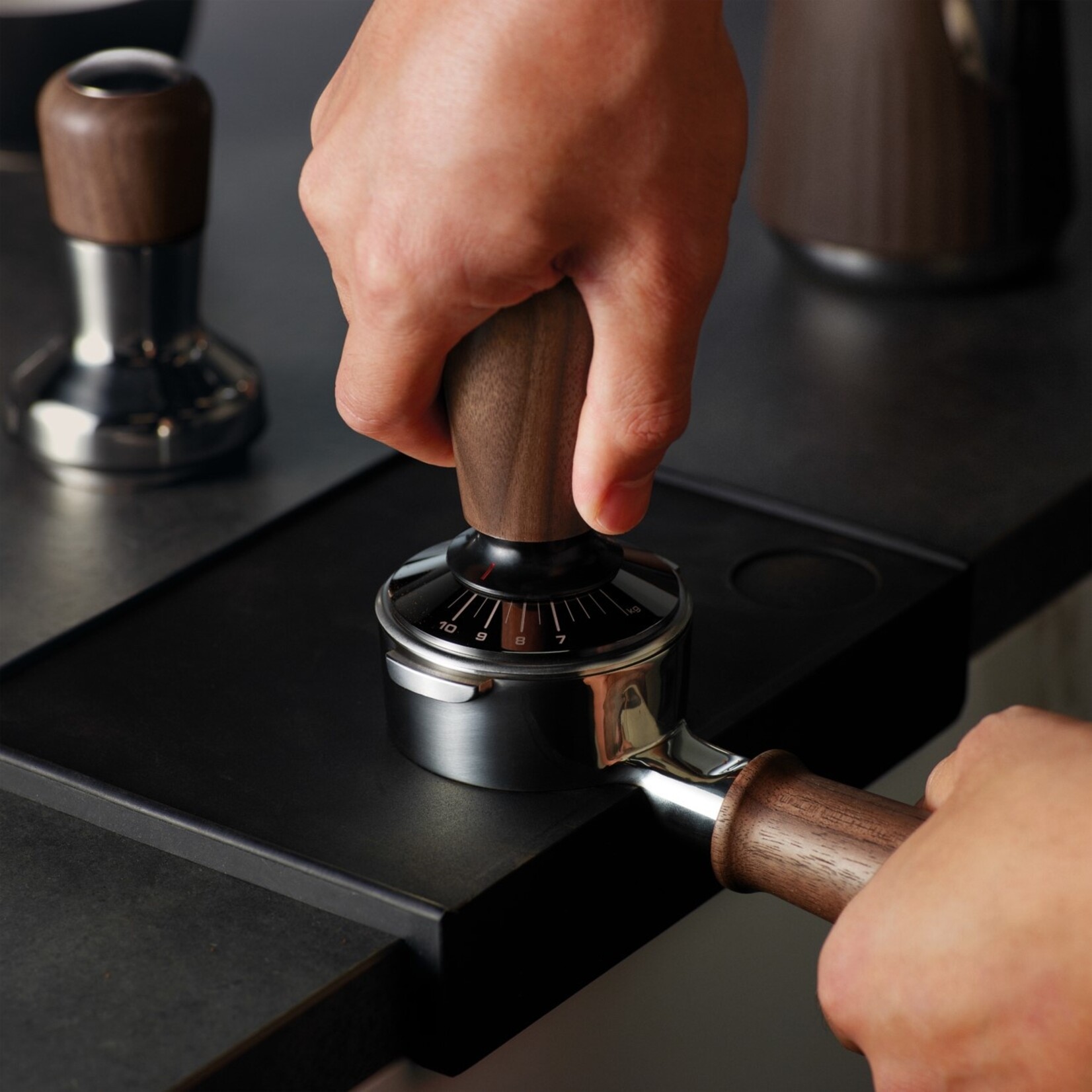 BREVILLE the Force Gauge Tamper™